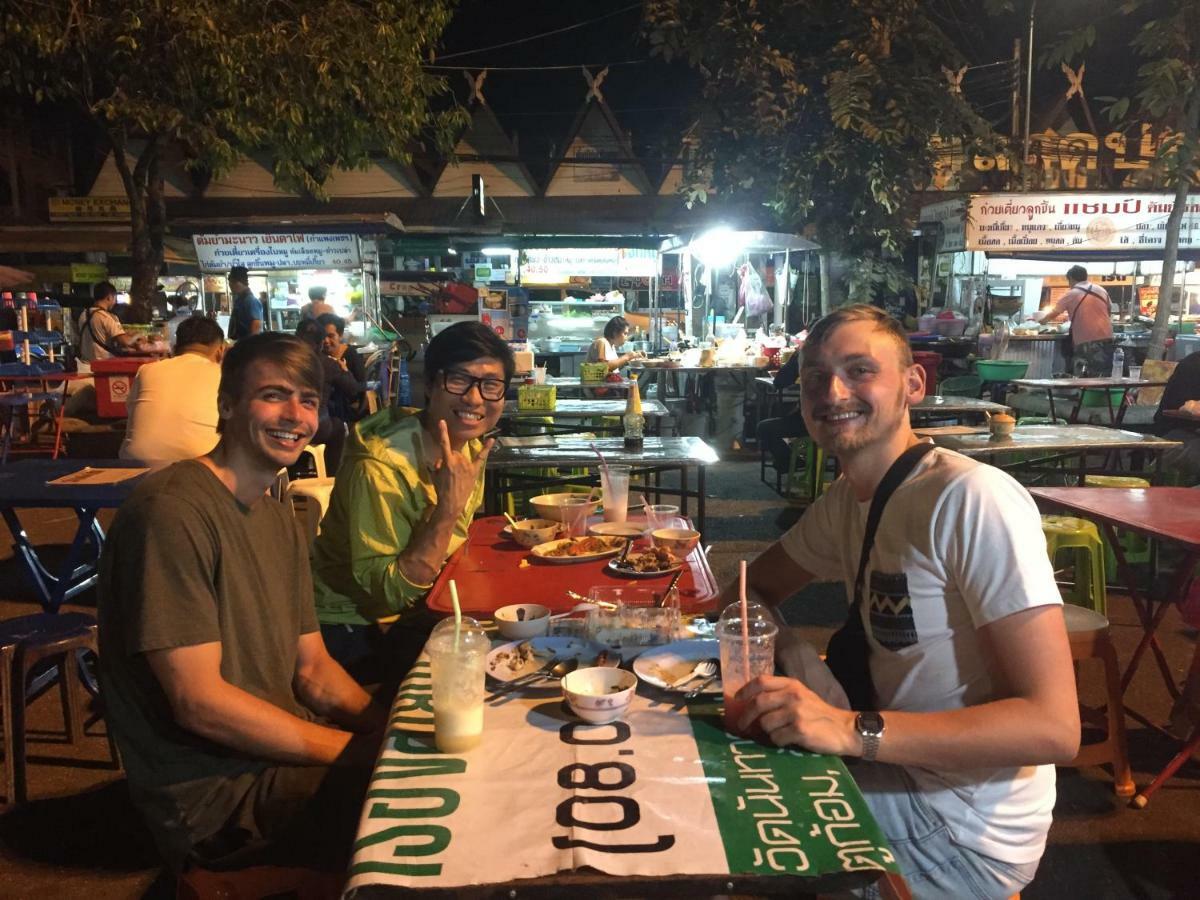 A Dude Mini Hostel (Adults Only) Chiang Mai Luaran gambar