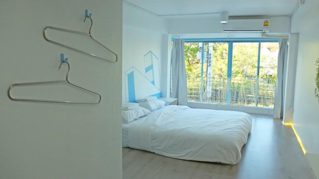 A Dude Mini Hostel (Adults Only) Chiang Mai Luaran gambar